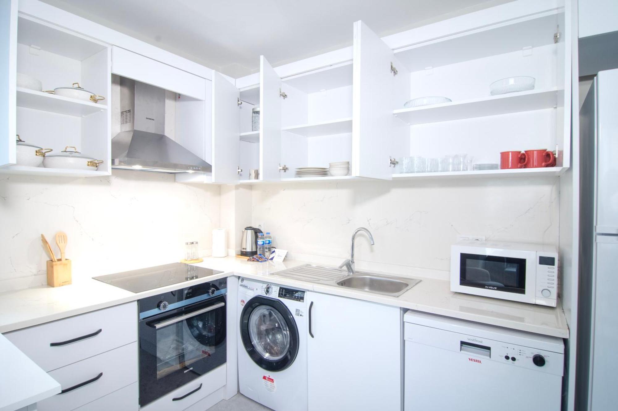 New With Bedroom & Office Apartment *